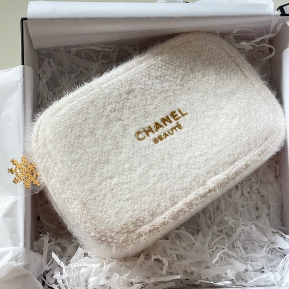 2024 CHANEL MOISTURE TO GO CHRISTMAS LIMITED EDITION SET - Picture 3 of 7